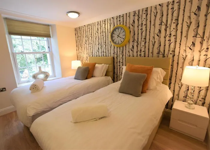 Meridian Way - Your Apartment